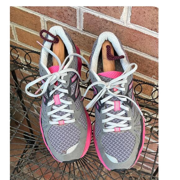 New Balance 890 V6 Running Shoe Women's Grey Pink Size 7.5 - Picture 8 of 9